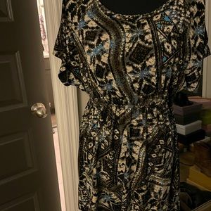 Fun and Flirty! Casual Cold Shoulder Ikat design dress. Size S/ Med